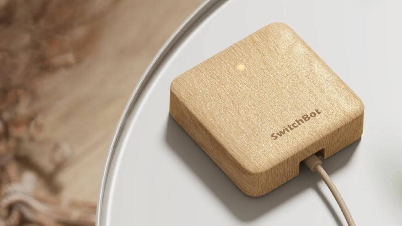 木のぬくもり。「SwitchBot ハブミニ（木目調）」公式発売