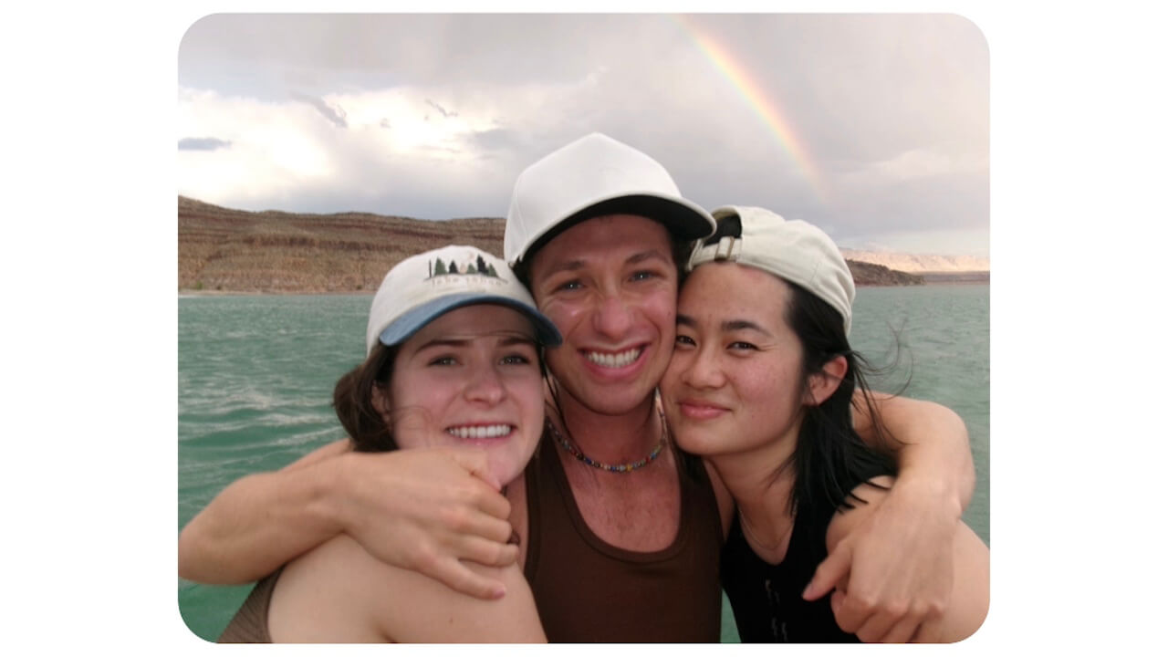 Google フォト「会話型編集」サングラスを外して/目を開けて/笑顔にして【米国】