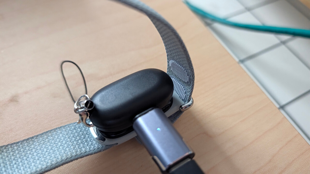 Google Fitbit Air Charging-1